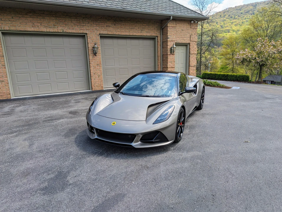 2024 Lotus Emira - Image 9 of 31