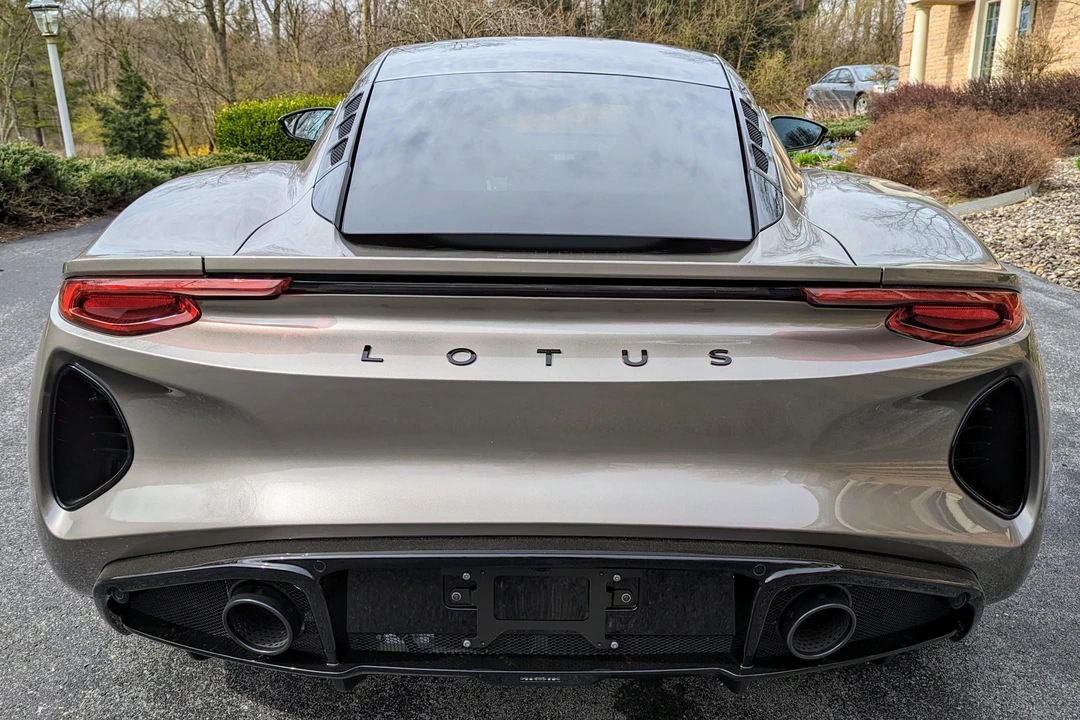 2024 Lotus Emira - Image 5 of 31