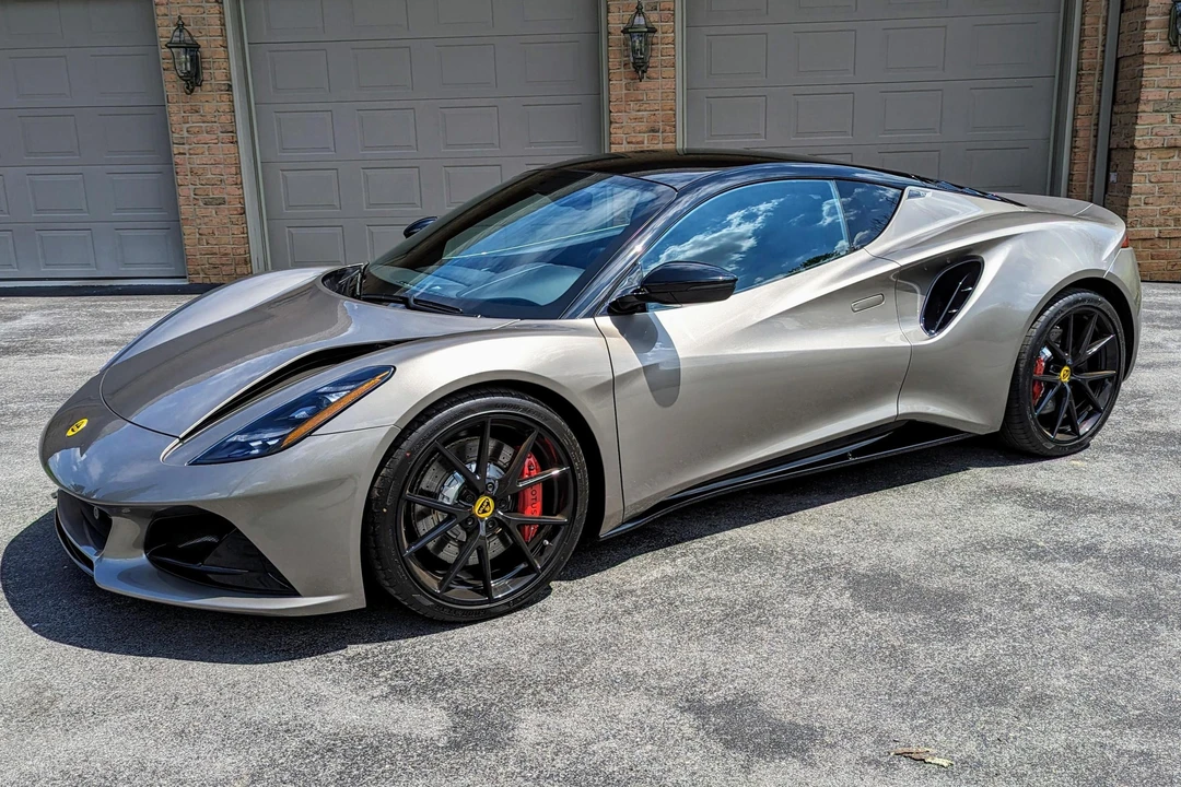 2024 Lotus Emira - Image 14 of 31