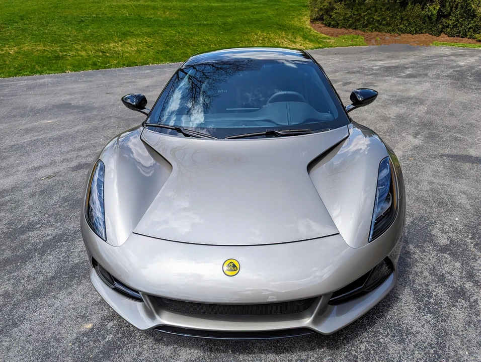 2024 Lotus Emira - Image 6 of 31