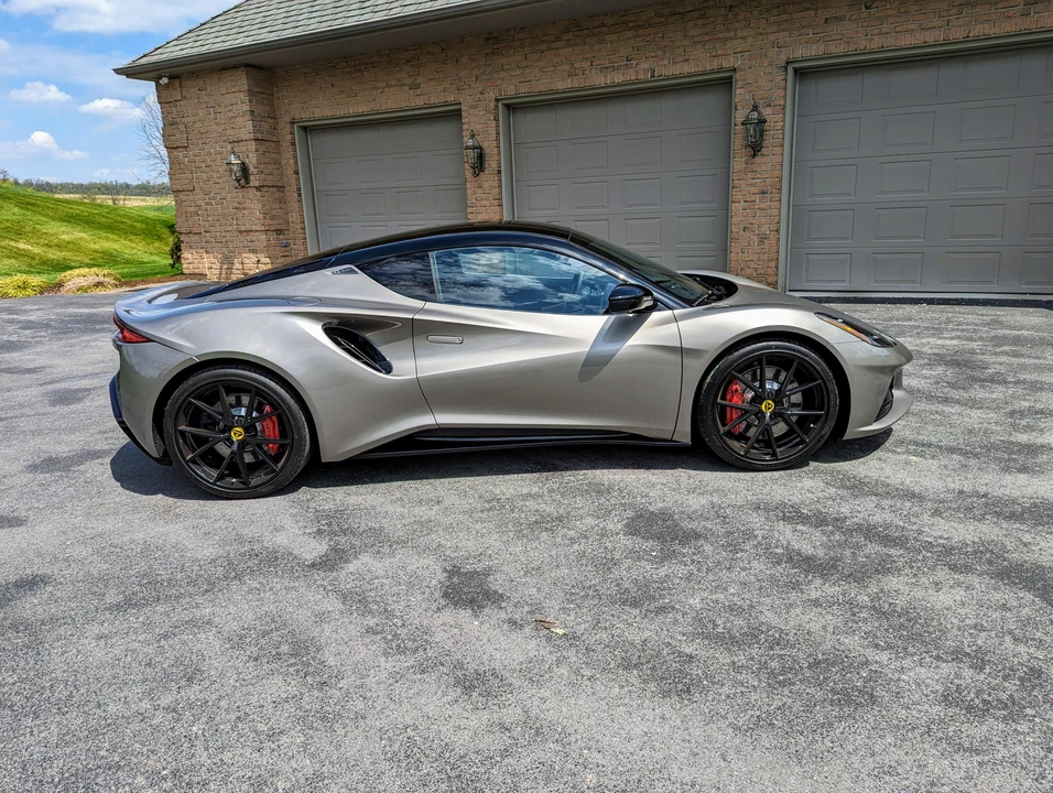 2024 Lotus Emira - Image 23 of 31