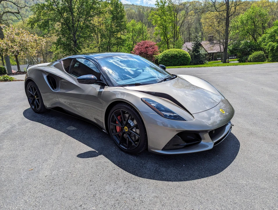 2024 Lotus Emira - Image 26 of 31