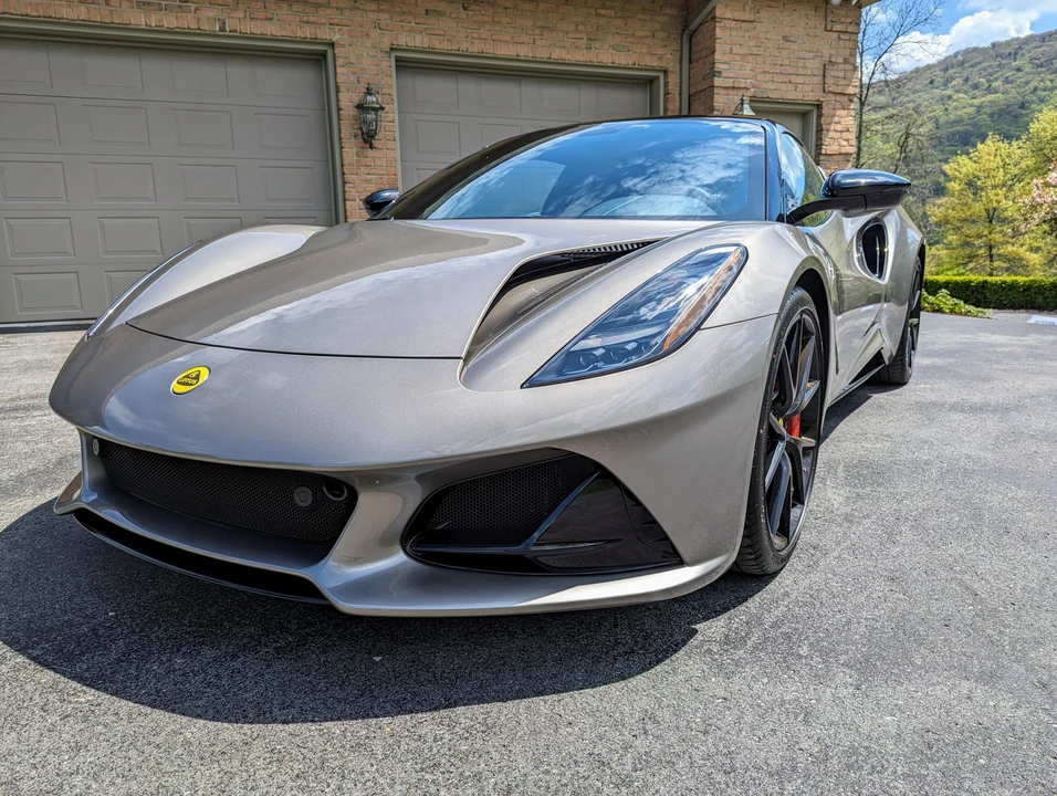 2024 Lotus Emira - Image 11 of 31