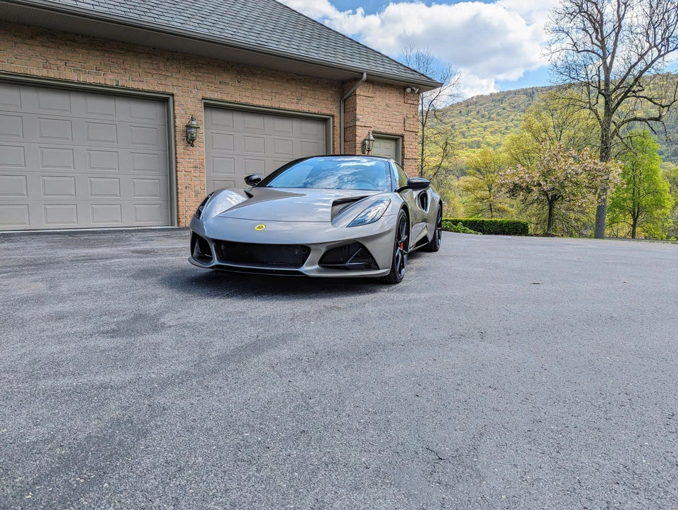 2024 Lotus Emira - Image 8 of 31