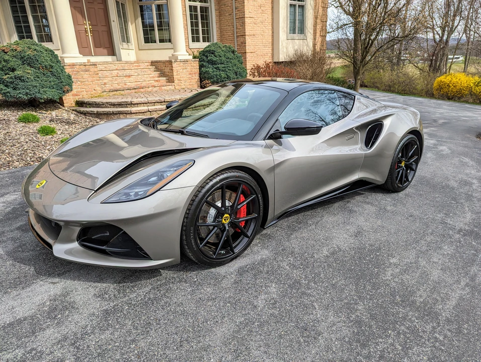 2024 Lotus Emira - Image 13 of 31