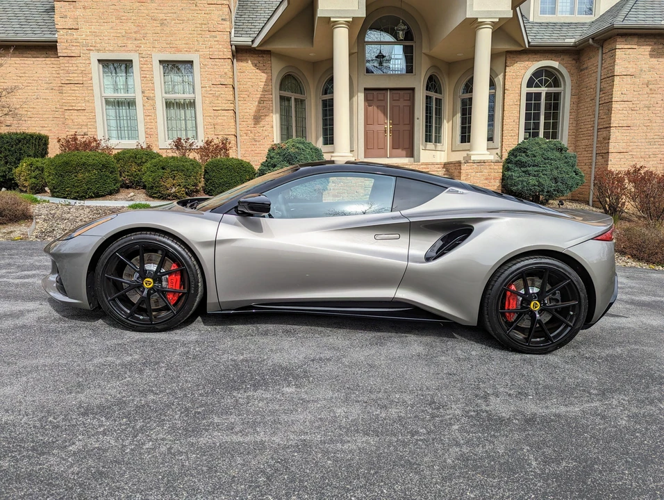 2024 Lotus Emira - Image 15 of 31