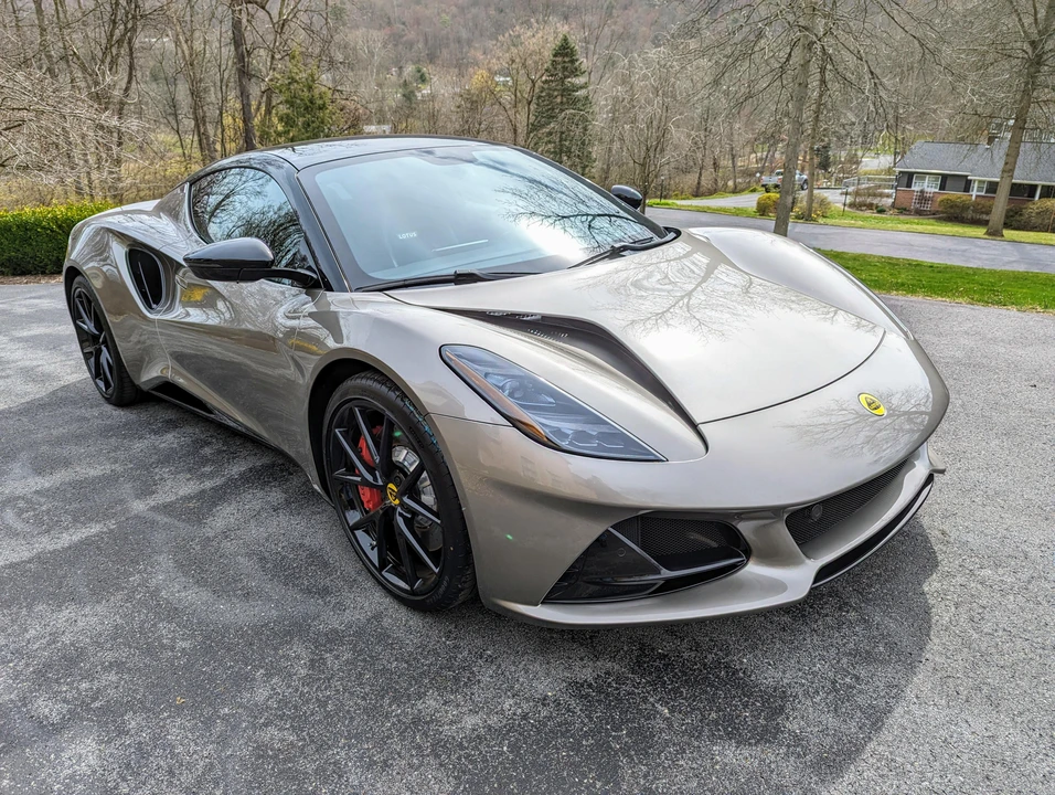 2024 Lotus Emira - Image 27 of 31