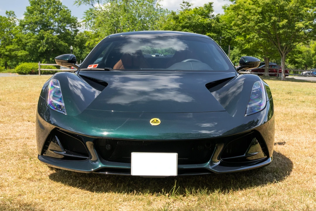 2024 Lotus Emira - Image 2 of 31