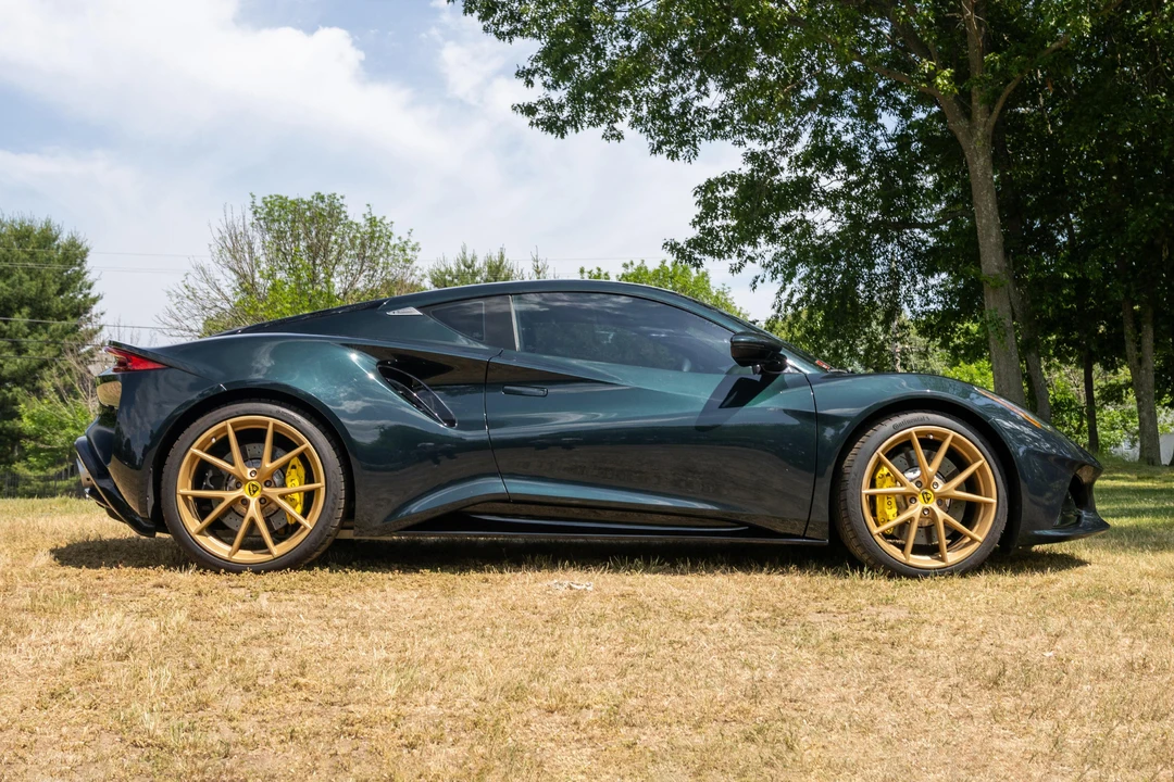 2024 Lotus Emira - Image 10 of 31