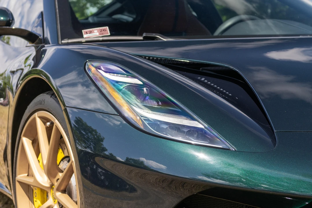 2024 Lotus Emira - Image 13 of 31
