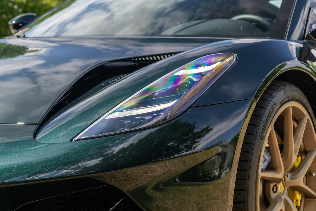 2024 Lotus Emira - Image 18 of 31