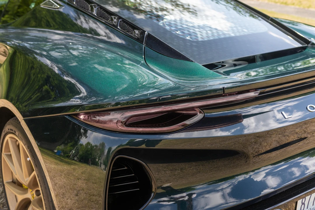 2024 Lotus Emira - Image 20 of 31