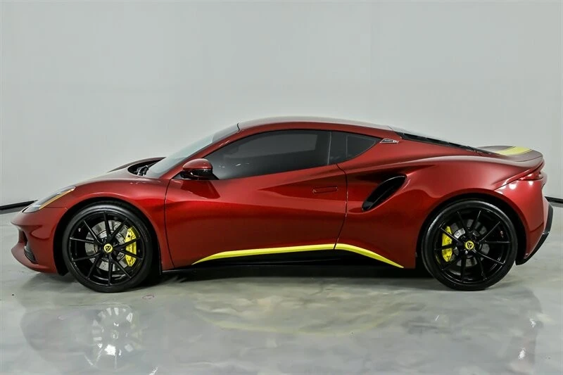 2024 Lotus Emira - Image 8 of 12