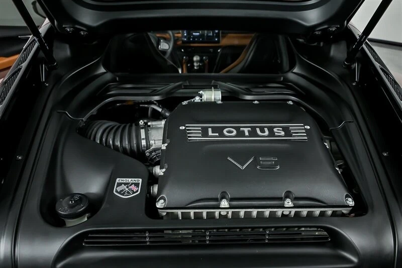 2024 Lotus Emira - Image 16 of 21
