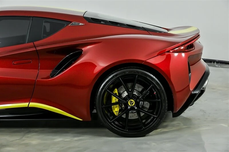 2024 Lotus Emira - Image 9 of 12