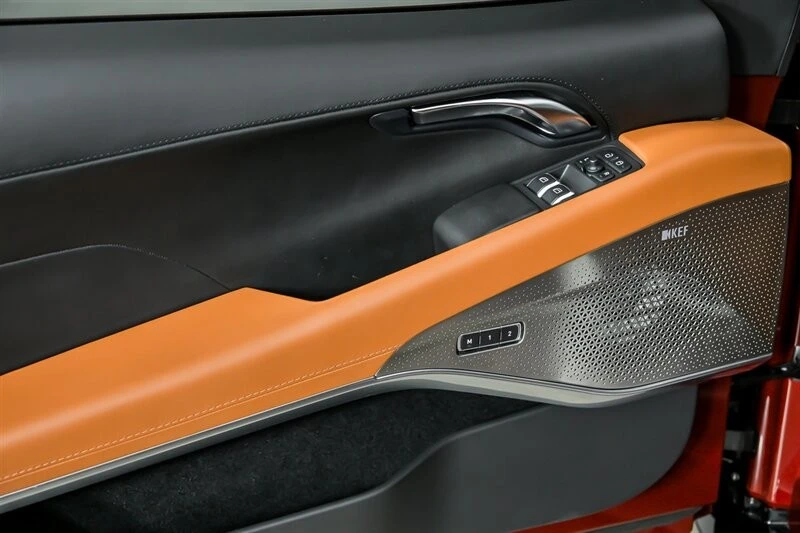 2024 Lotus Emira - Image 19 of 21