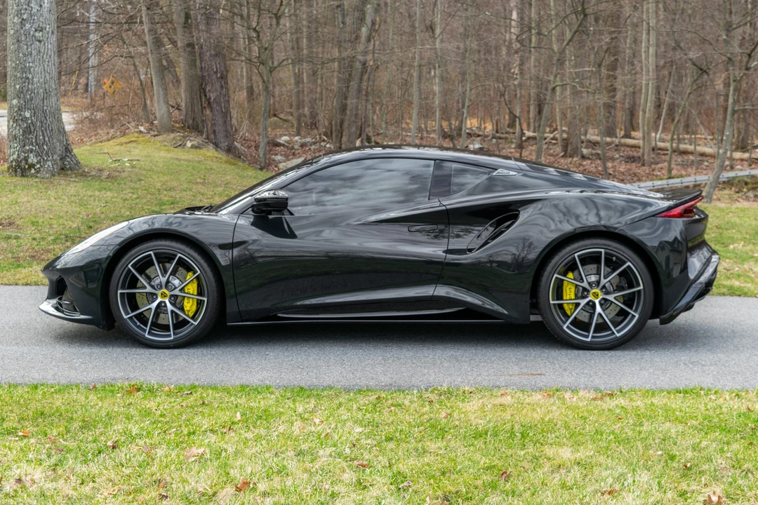 2024 Lotus Emira - Image 3 of 31