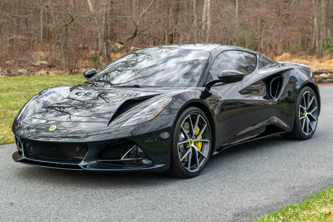2024 Lotus Emira - Image 7 of 31