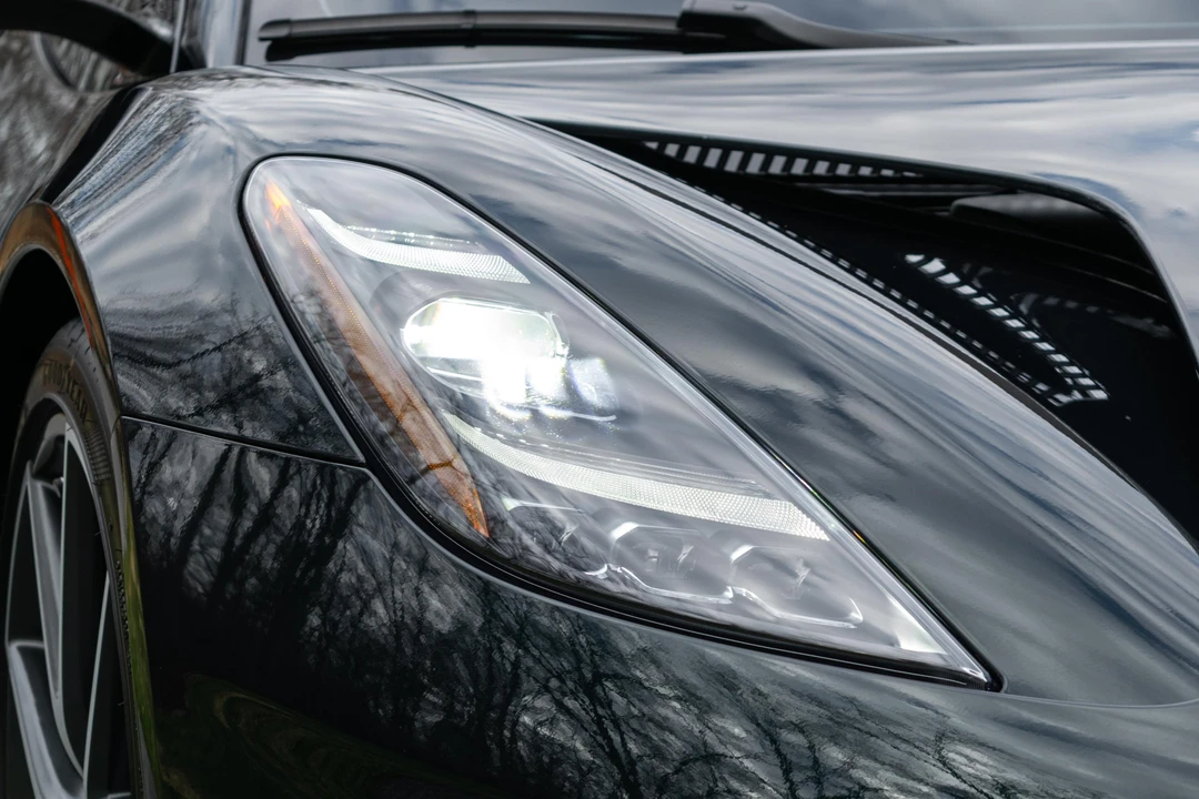 2024 Lotus Emira - Image 13 of 31