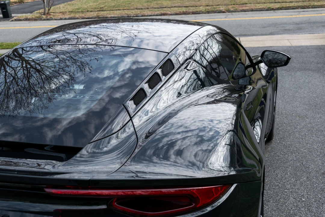 2024 Lotus Emira - Image 29 of 31