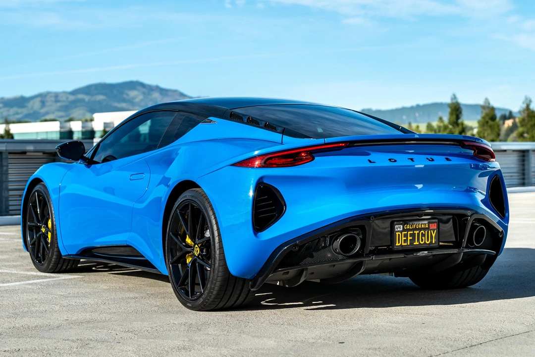 2024 Lotus Emira - Image 7 of 31