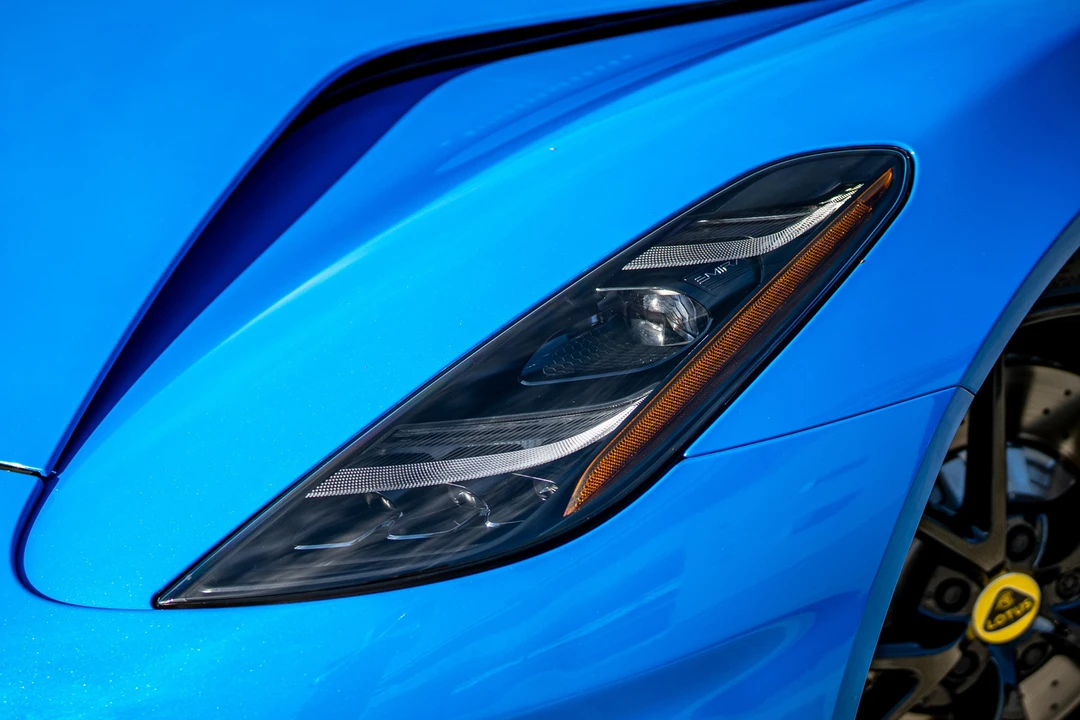 2024 Lotus Emira - Image 14 of 31
