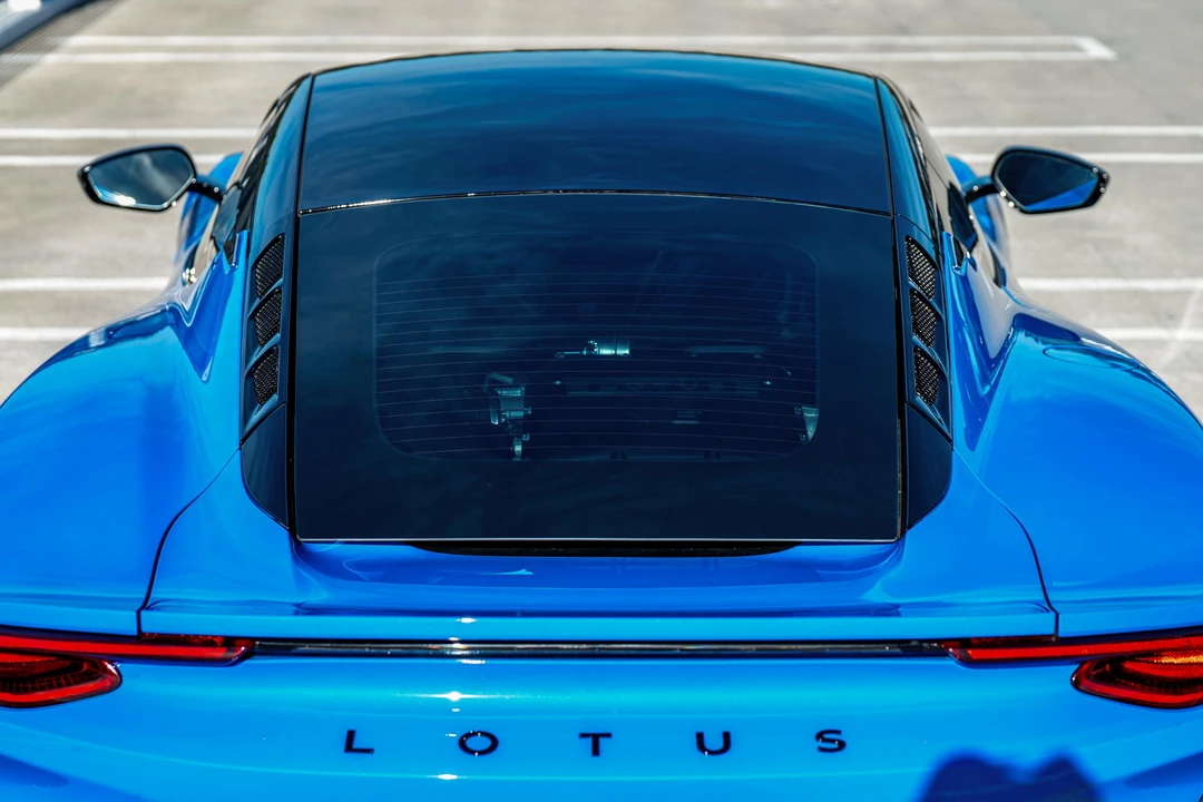 2024 Lotus Emira - Image 25 of 31