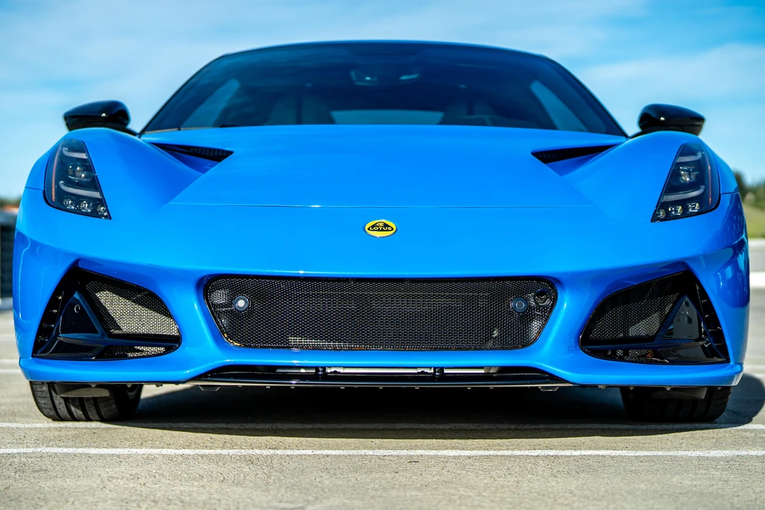 2024 Lotus Emira - Image 11 of 31