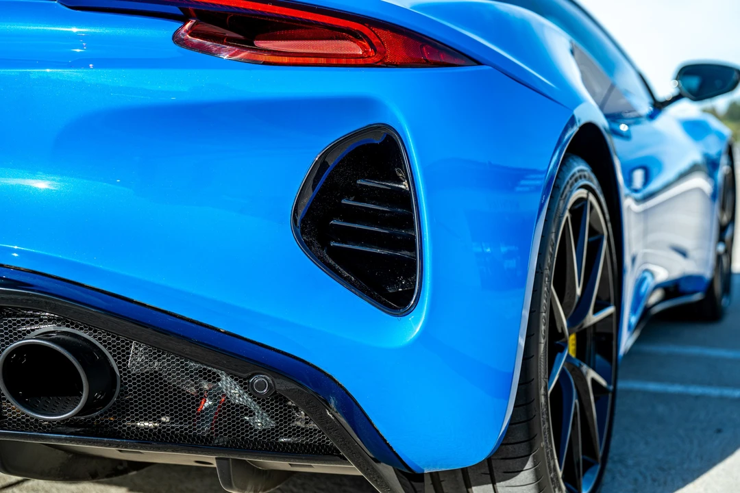 2024 Lotus Emira - Image 30 of 31