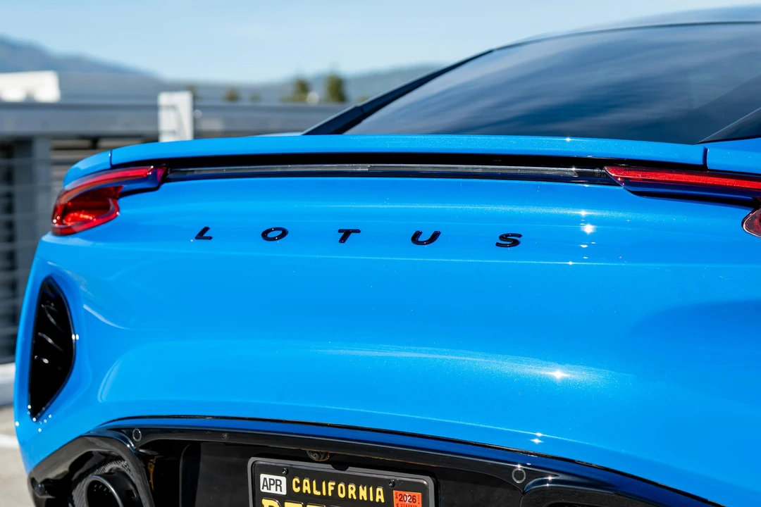 2024 Lotus Emira - Image 27 of 31