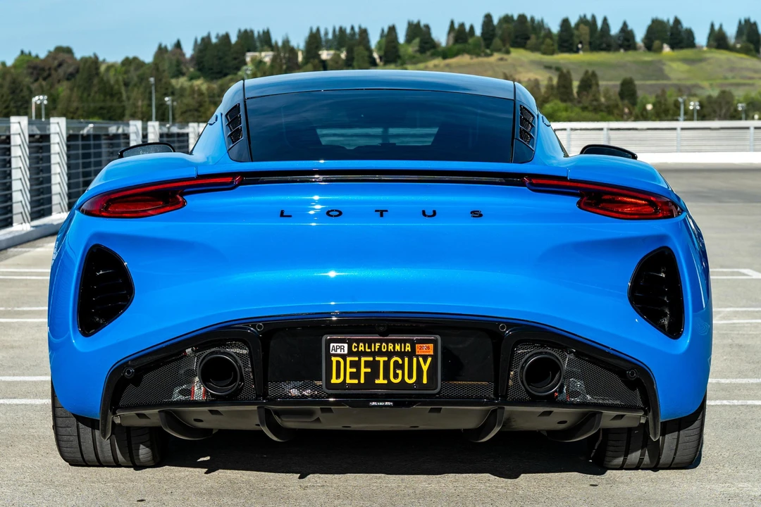 2024 Lotus Emira - Image 5 of 31