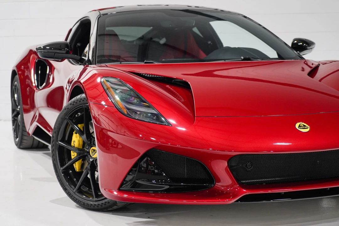 2024 Lotus Emira - Image 25 of 31