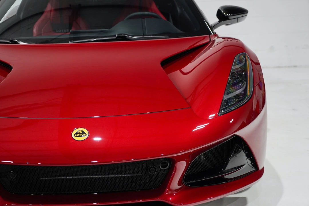 2024 Lotus Emira - Image 27 of 31