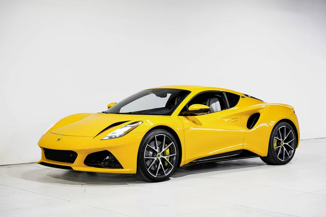 2024 Lotus Emira - Image 10 of 11