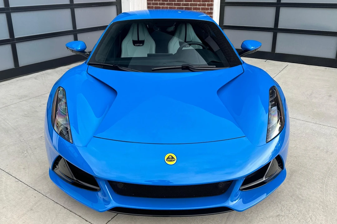 2024 Lotus Emira - Image 2 of 31