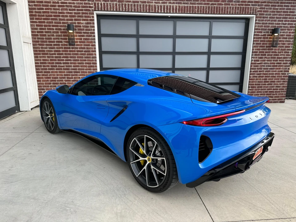2024 Lotus Emira - Image 13 of 31