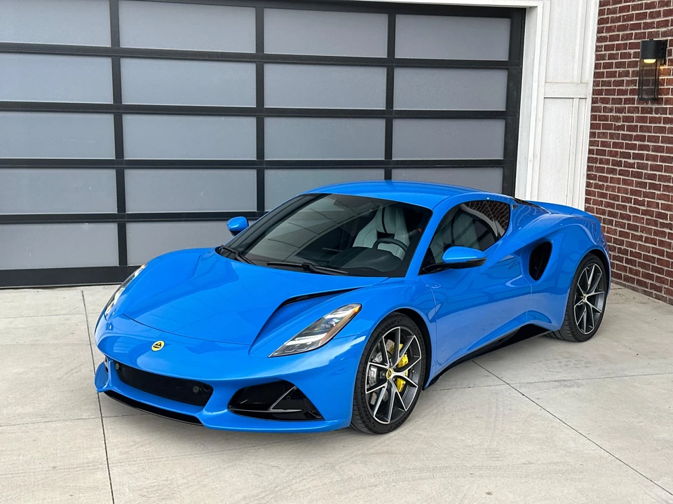 2024 Lotus Emira - Image 8 of 31
