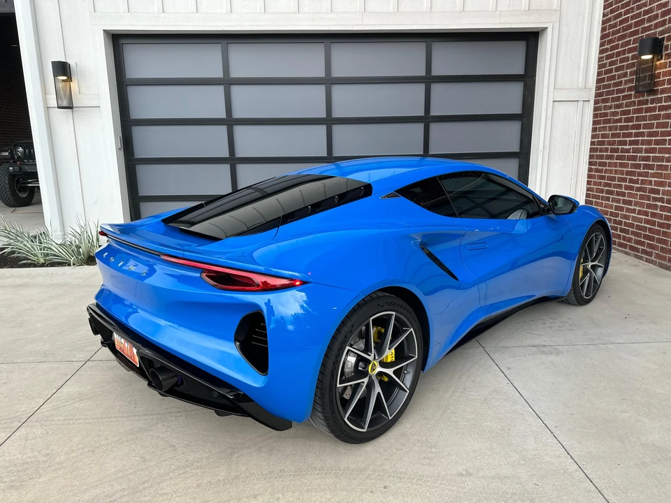 2024 Lotus Emira - Image 15 of 31