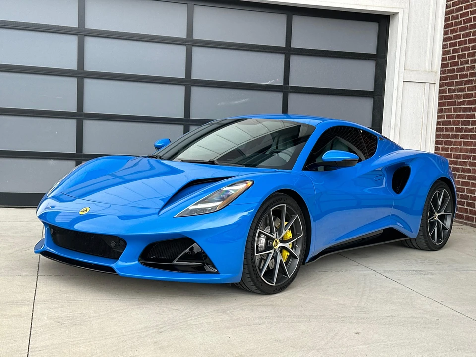 2024 Lotus Emira - Image 9 of 31
