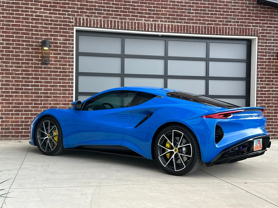 2024 Lotus Emira - Image 11 of 31