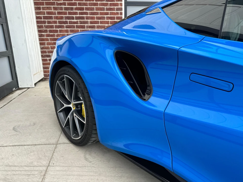 2024 Lotus Emira - Image 29 of 31