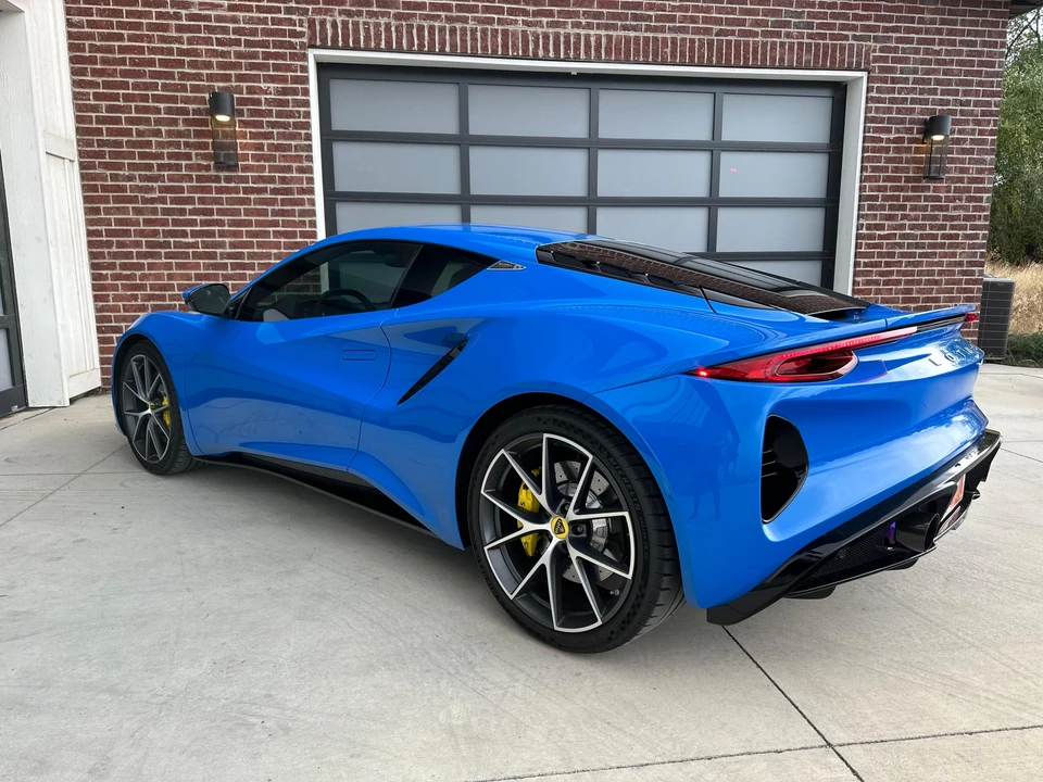 2024 Lotus Emira - Image 12 of 31