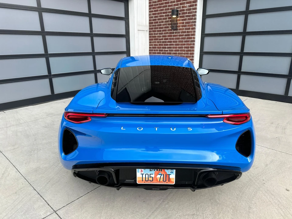 2024 Lotus Emira - Image 14 of 31