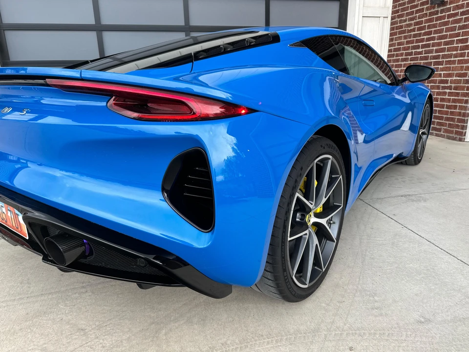 2024 Lotus Emira - Image 28 of 31