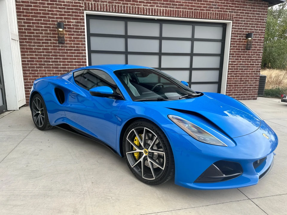 2024 Lotus Emira - Image 16 of 31