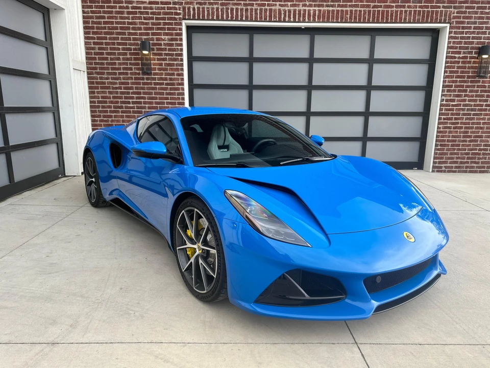 2024 Lotus Emira - Image 19 of 31