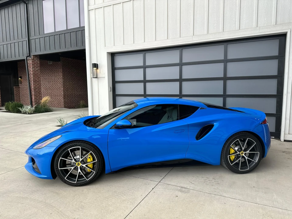 2024 Lotus Emira - Image 10 of 31