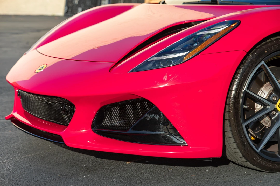 2024 Lotus Emira - Image 16 of 31