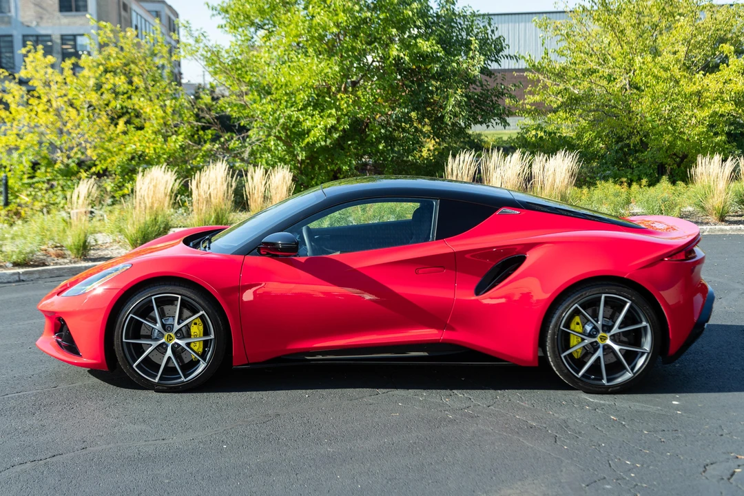 2024 Lotus Emira - Image 6 of 31