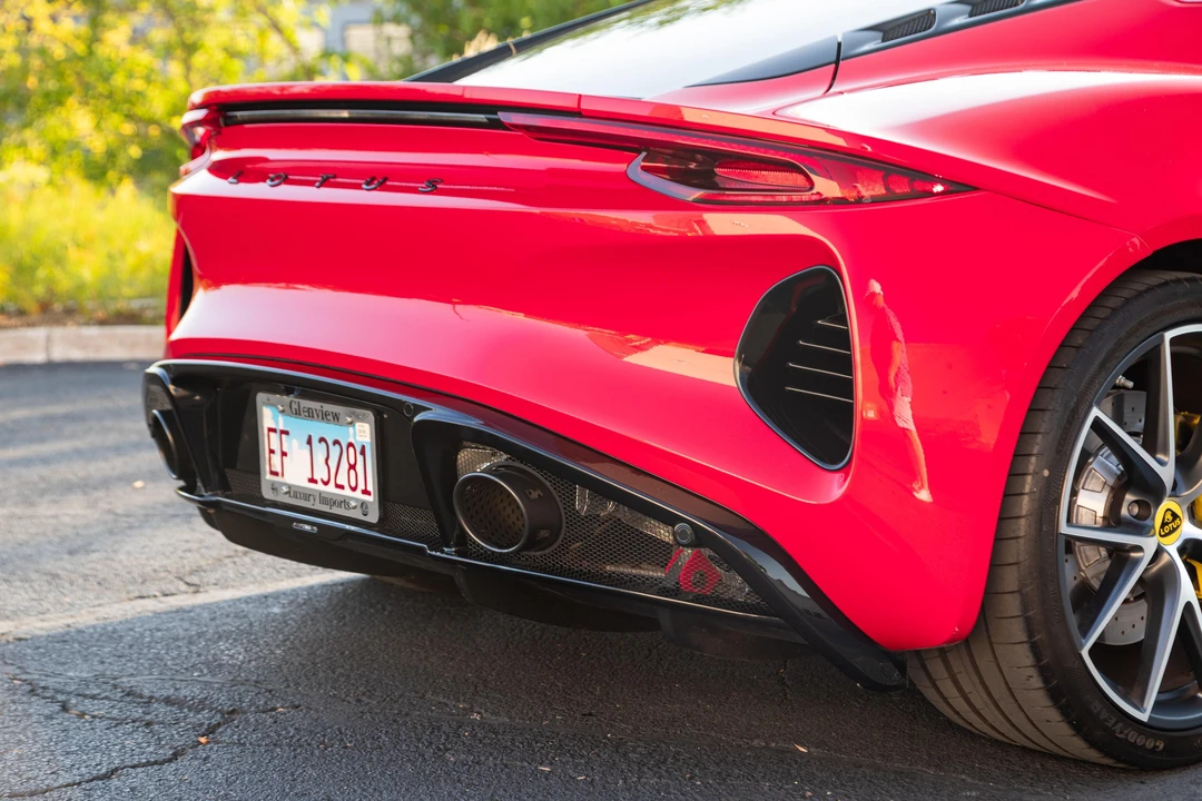 2024 Lotus Emira - Image 29 of 31